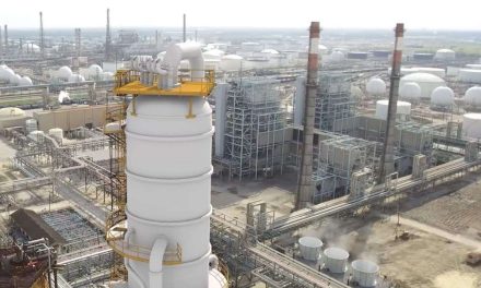 AMLO anuncia compra de refinería en Texas