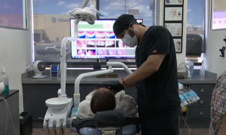 Cumpliendo Fundación RCG y el doctor Diego Becerril con la sonrisa de los saltillenses