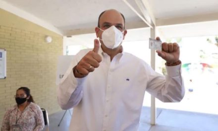 Recibe Jericó constancia que lo acredita como Diputado Federal