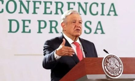VIDEO. Ni Sheimbaun ni Ebrard, AMLO señala a Calderón por colapso en Línea 12