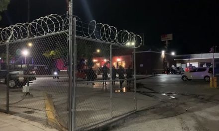 Choque en estacionamiento lleva a balazos en Saltillo