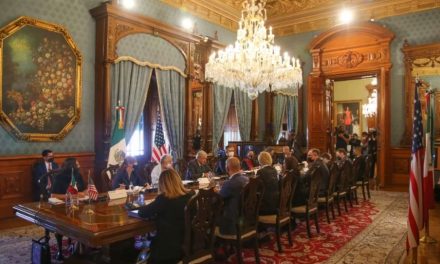 AMLO y Kamala Harris acuerdan crear un grupo para combatir tráfico de personas