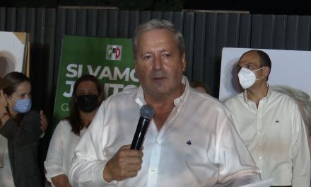 Celebra Chema Fraustro junto a Jericó Abramo y Jaime Bueno