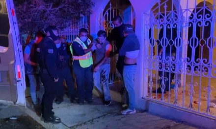 Jóvenes lesionados con arma blanca en riña en Saltillo