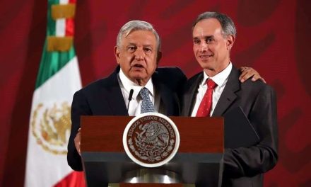 AMLO agradeció a López-Gatell por su labor en las conferencias vespertinas