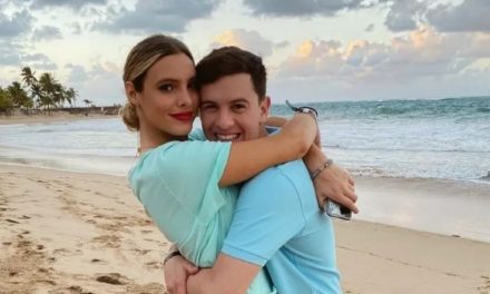 Lele Pons y Guaynaa derrochan pasión en la playa