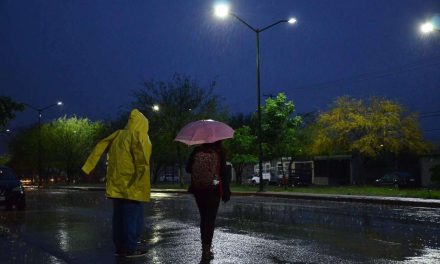 Despierta Saltillo con intensas lluvias y tormenta eléctrica