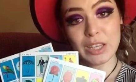 Tiktoker se convierte en la burla de internet al confundir la lotería con el tarot