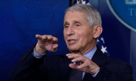 Fauci pide primeros expedientes de contagiados de COVID a China