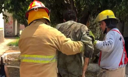 VIDEO. Rescatan a hombre de alcantarilla en Jalisco; tenía 3 días atrapado