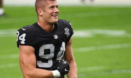 Histórico: ‘Sale del closet’ jugador de la NFL, es el primero