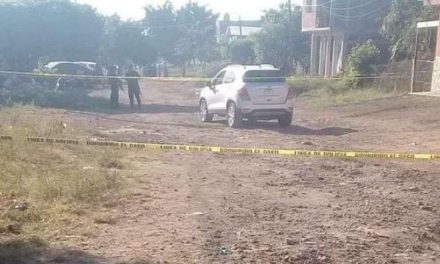 Encuentran a dos mujeres degolladas en una camioneta abandonada
