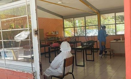 Se aplica protocolo establecido en escuela de Parras ante caso de Covid-19