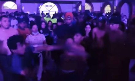 Se destapa ‘Club de la Pelea’ en Saltillo al ritmo de colombianas