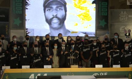 Rinden homenaje a Saraperos de Saltillo