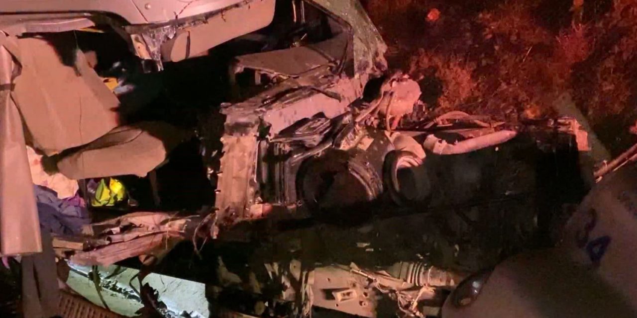 Destroza tráiler a exceso de velocidad en Saltillo