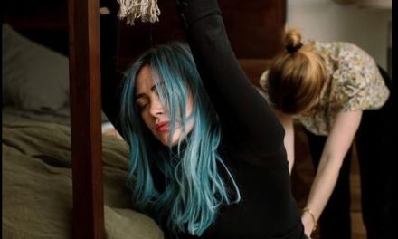 Hilary Duff comparte íntimas fotos sobre nacimiento de su bebé