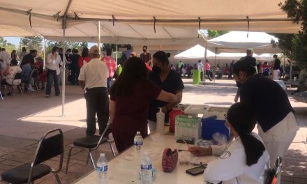 Llegan más vacunas al aeropuerto de Torreón