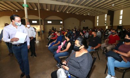 Manolo Jiménez anuncia que en Saltillo ya van más de 400 mil vacunados