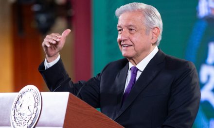AMLO ordena publicar los contratos que firmaron gobiernos de Peña y Calderón con Pegasus