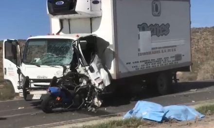 Motociclista pierde la vida al chocar contra un tráiler en la carretera a Torreón