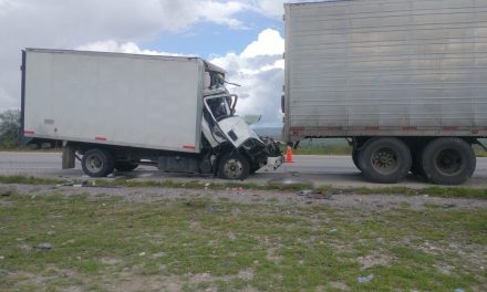 Muere en accidente en la carretera Matehuala- Saltillo, cierran carril de baja velocidad