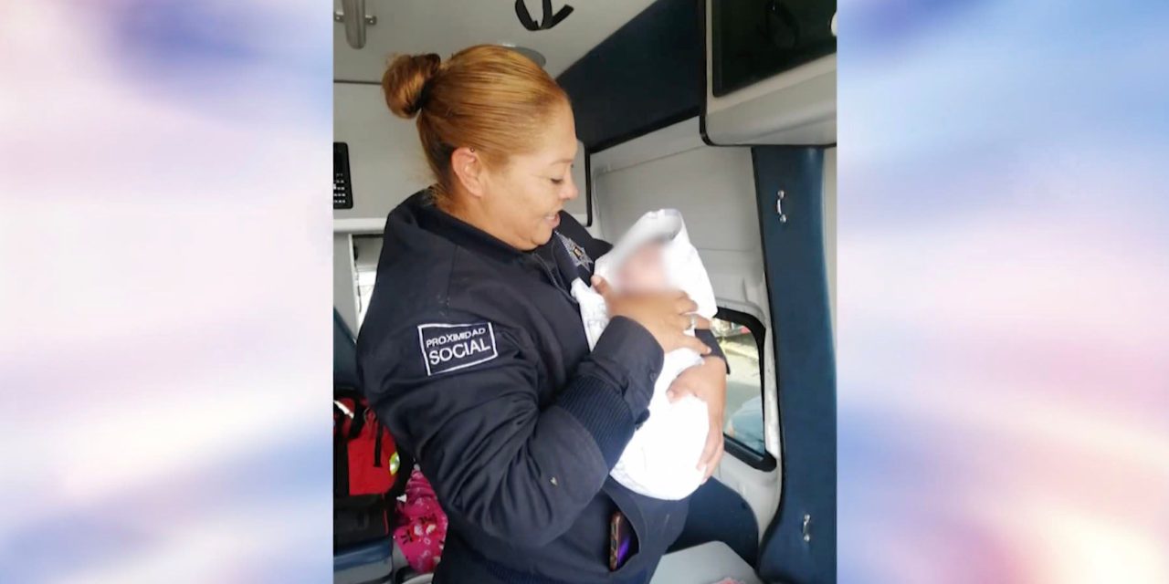 Elemento de Seguridad de Saltillo ayuda a mujer en labor de parto