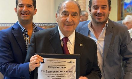 Otorgan reconocimiento al Ing. Rodolfo Garza Cavazos en Saltillo