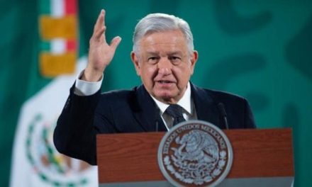 AMLO califica como ‘racista y clasista’ a René Bolio
