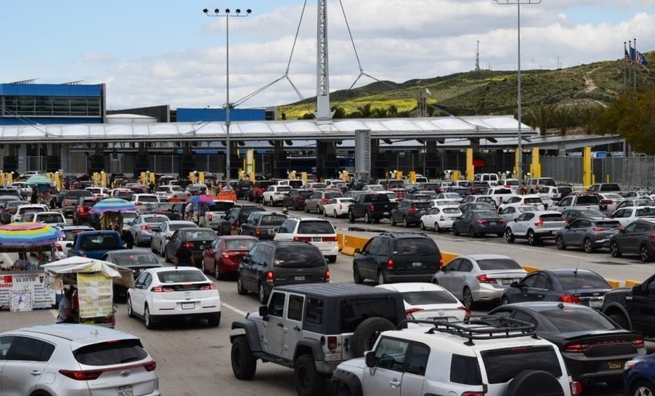EU extiende restricciones en frontera con México hasta 21 de agosto