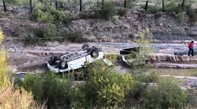 Pareja de mexiquenses sufren accidente en la carretera a Monclova