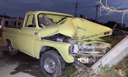 Destruye su camioneta antigua