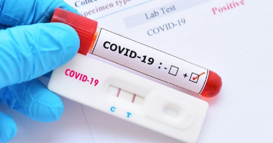 Indonesio contagiado de COVID-19 se hace pasar por mujer para poder viajar