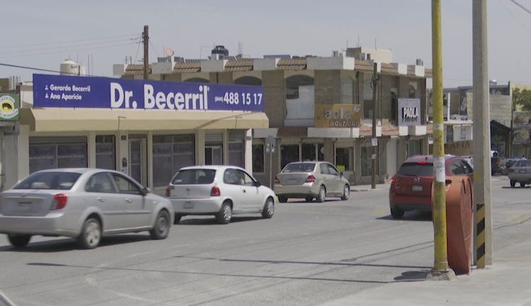 Presentan más quejas contra doctor Becerril padre