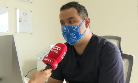 Por miedo y teorías millenials temen a la vacuna