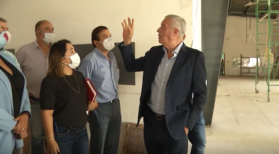 Supervisa Zermeño avance remodelación Gimnasio Alamedas