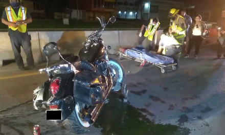 Sufre múltiples fracturas tras accidente en moto en Saltillo