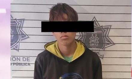 Roba arma antigua y dos sables del Museo de la Angostura Saltillo