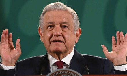 Tenemos que correr riesgos, dice AMLO sobre vuelta a clases