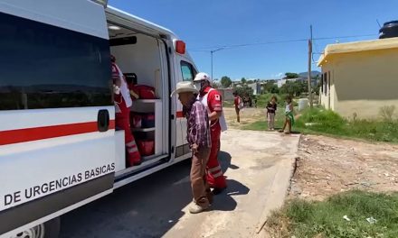 Abuelito cae mientras cruzaba arroyo y pierde la memoria en Saltillo