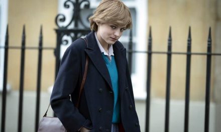 Emma Corrin, en busca de su sexualidad