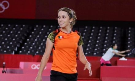 Atleta mexicana vende por Facebook celular que le regalaron en los Juegos Olímpicos