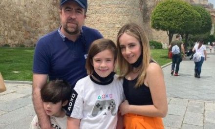 Rafa Sarmiento denuncia discriminación en restaurante en Acapulco; le niegan la entrada al perro de su hijo