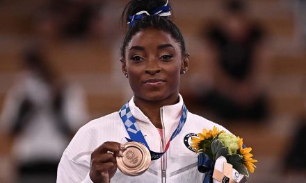 ‘Solo quería salir y hacerlo por mí’; Simone Biles regresa a Tokio 2020 y consigue el bronce en la viga de equilibrio