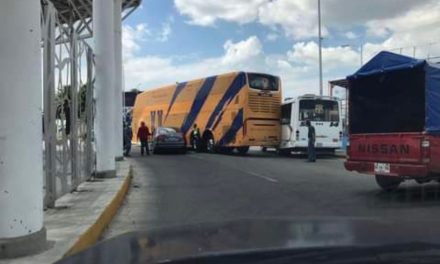 Autobús de los Tigres choca antes de su encuentro contra Puebla