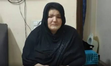 Talibanes le apuñalan los ojos a mujer… ahora teme por que su familia sufra lo mismo que ella
