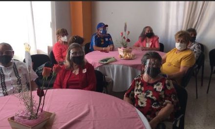 DIF Coahuila festeja a los abuelos en su día