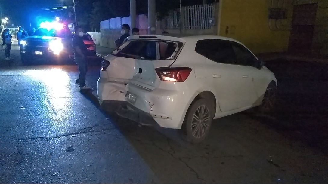 Responsable no vio la luz en el semáforo y provoca accidente en Saltillo