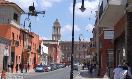 Con dron regañan a quienes no usan cubrebocas en Saltillo