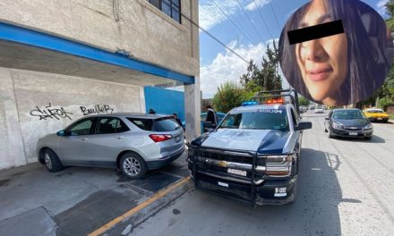 ¡Otra hermosa mañana! Maestra #LadyCopas lo vuelve a hacer, ahora se queda dormida en calles de Saltillo